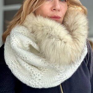 Knit neck wrap with upcycled fur